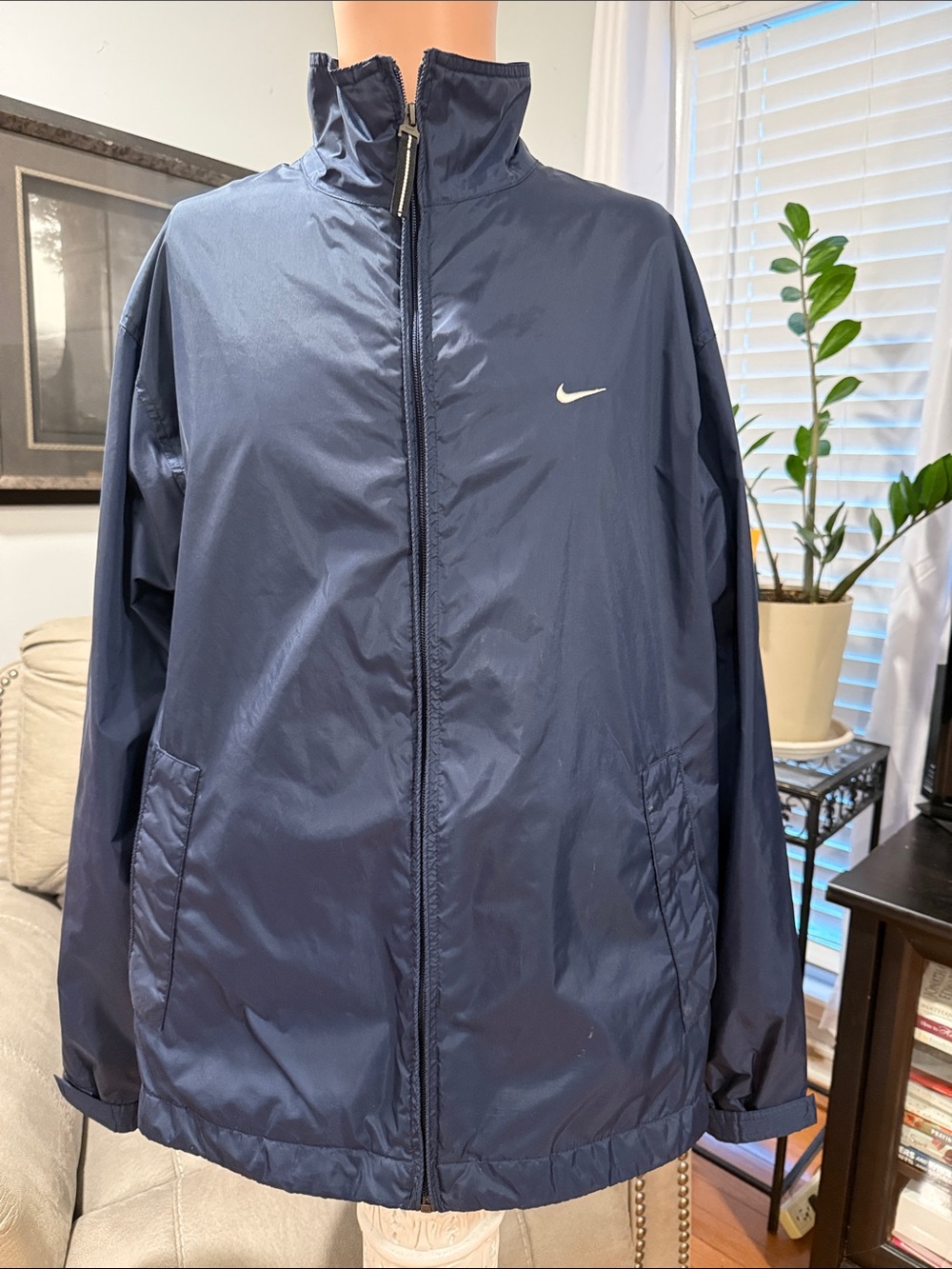 Nike Men's Navy Blue Full-Zip Windbreaker Jacket